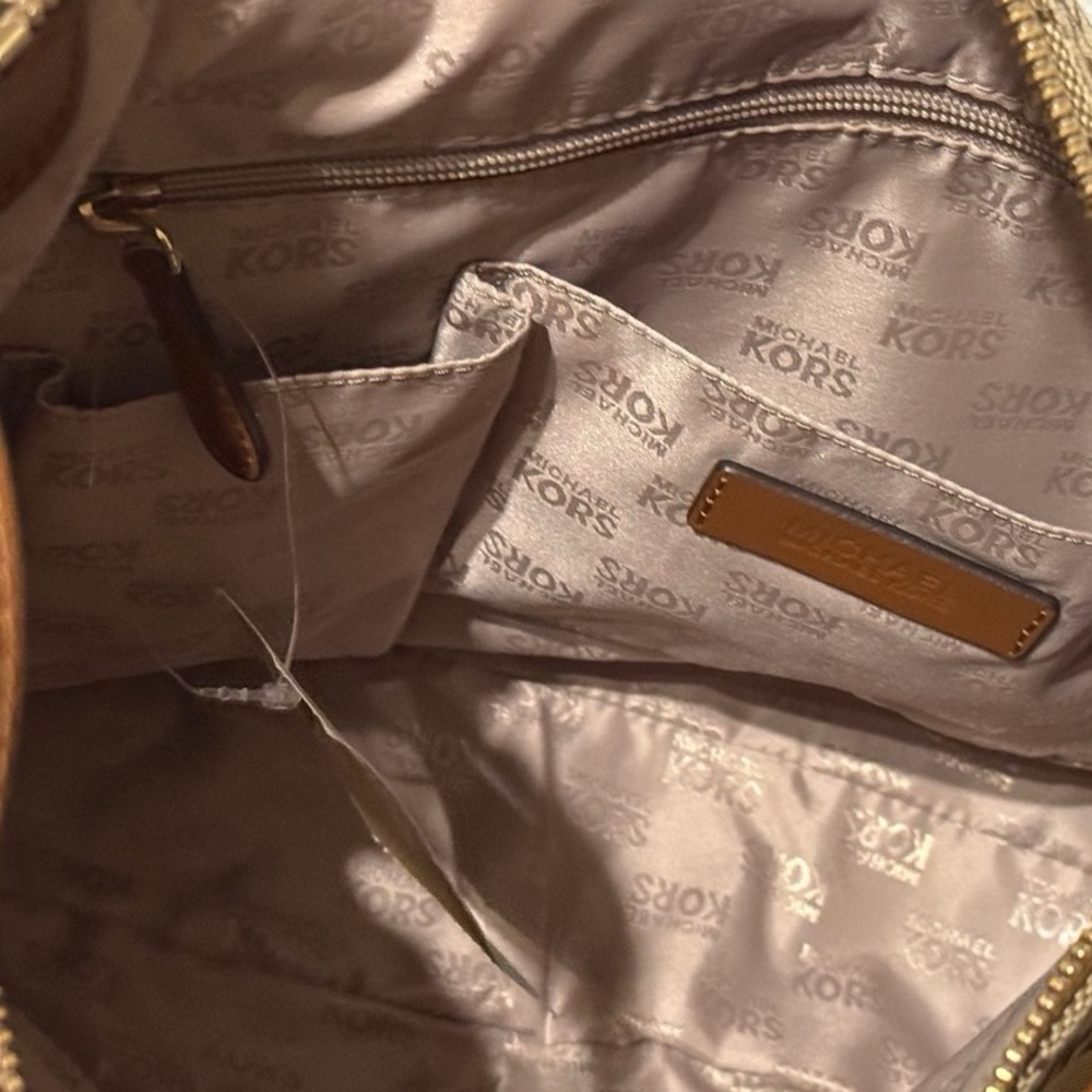 MICHAEL Michael Kors Bedford Top Zip Shoulder Bag - Picture 5 of 10